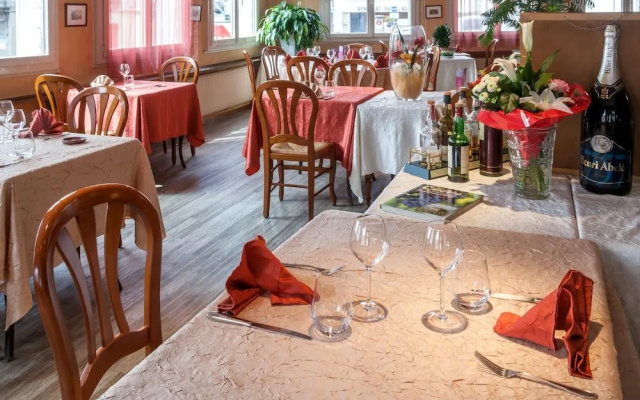 Logis Hôtel les Voyageurs