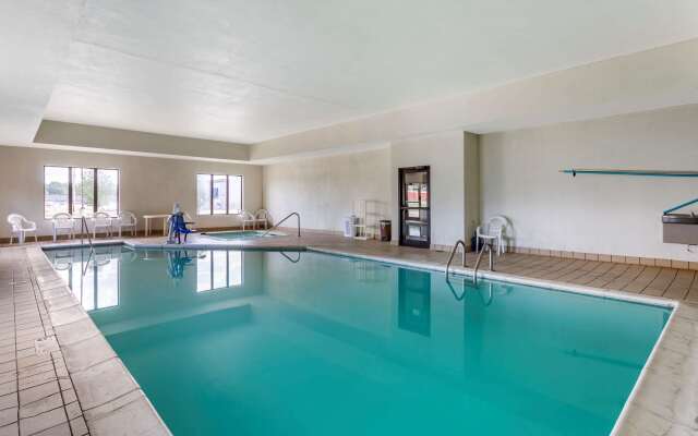 Comfort Inn & Suites Carbondale University Area