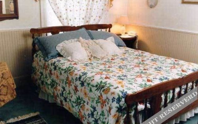 Sunnyside Inn Bed & Breakfast