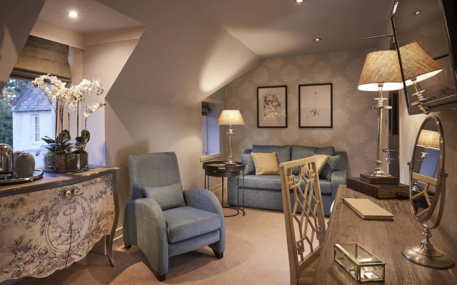 Cairn Lodge