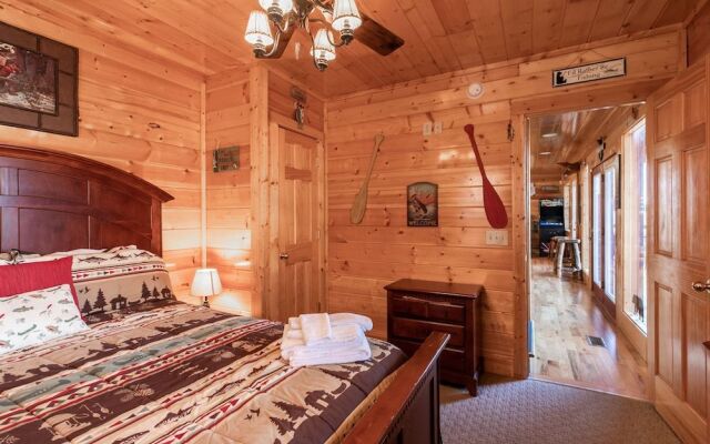 SmokyStays Bears Den Cabin