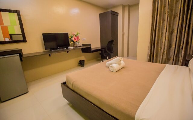 The Red Palm Suites and Restaurant