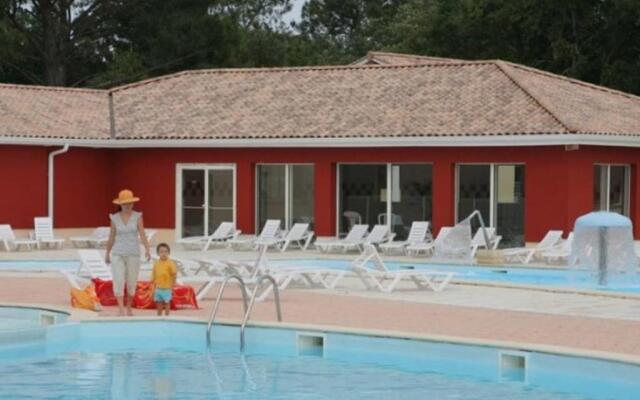 maisonnette 6 pers dans résidence avec piscine