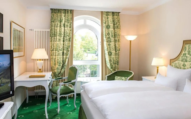Victor's Residenz - Hotel Schloss Berg