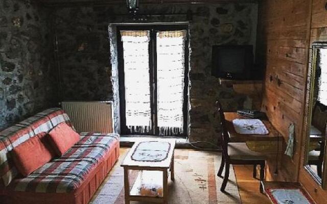 Komnenovo etno selo Kula Damjanova