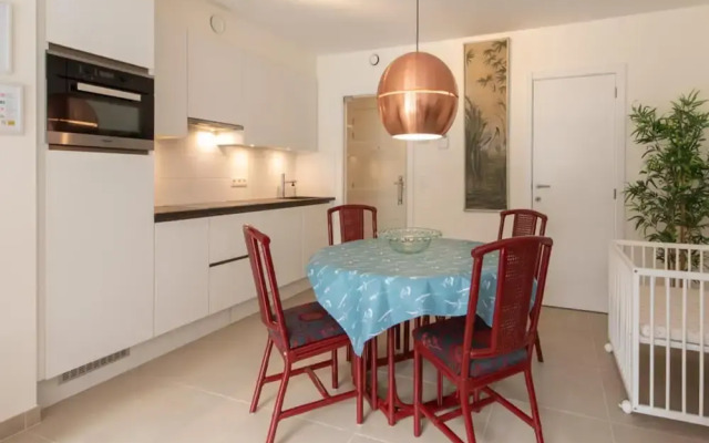 Apartment With Large Terrace in Mariakerke