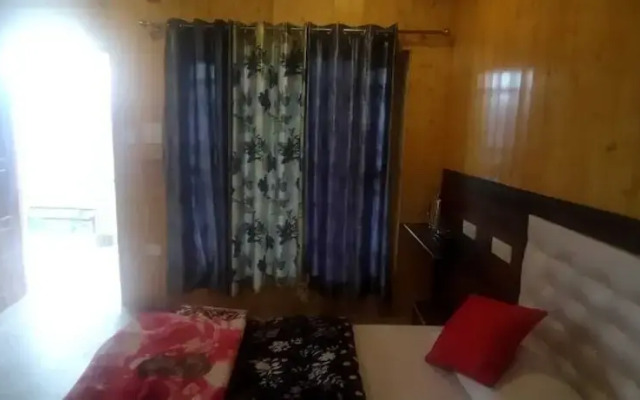 Pine Palace Homestay