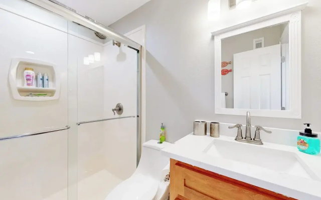 2BR Updated Dog-friendly Condo w/ Pool & Tennis