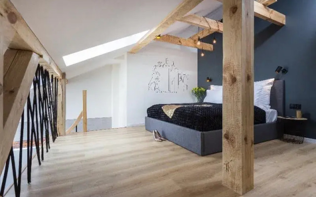 InPoint Main Square Apartment