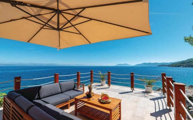 Nice Home in Crnja Luka With Wifi and 4 Bedrooms