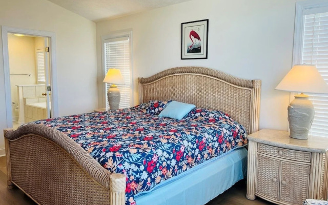 Mayor's Nest 4 Bedroom Home By Redawning