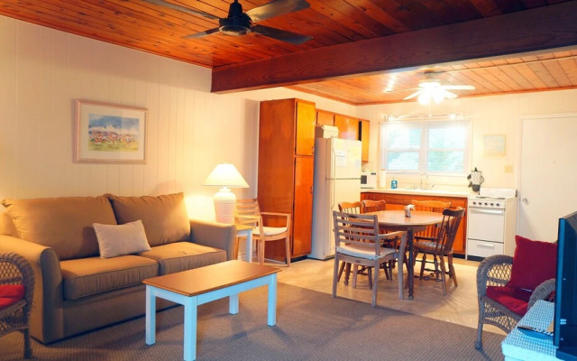 Sun 'N' Sand Motel