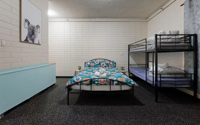 Adelaide Backpackers Hindley St