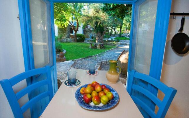 Cecilias Courtyard