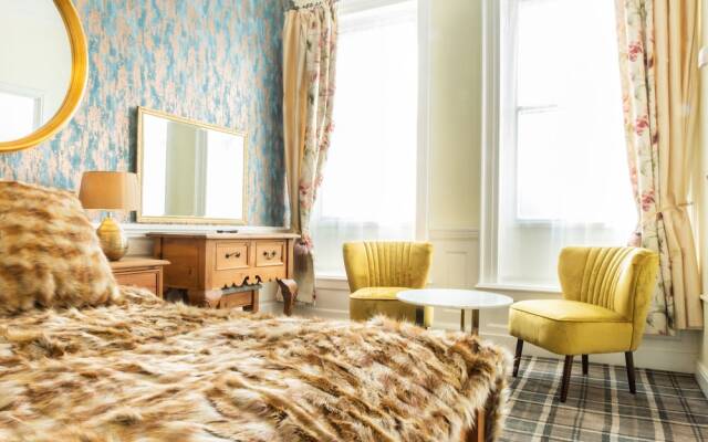 The Tudor Rose Hotel