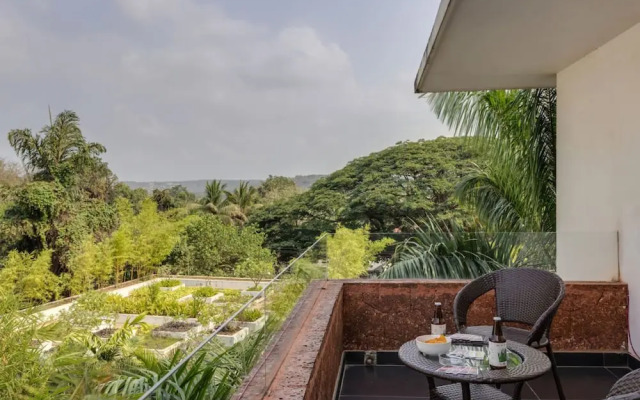 El Arbol by Hireavilla - 2BR w Rooftop Pool Nerul