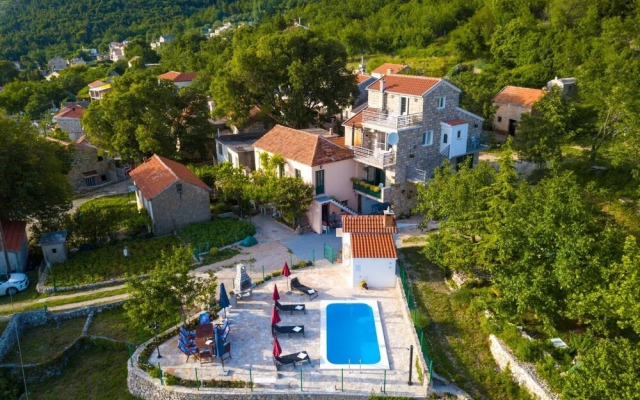 Tonci - Comfortable & Surrounded by Nature - H