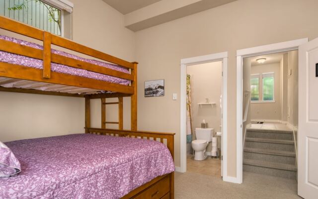 Seattle Vacation Home: Life's A Mountain