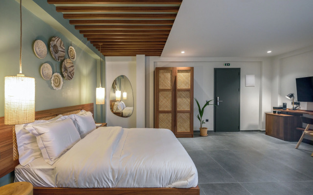 Amyntas Seafront Hotel