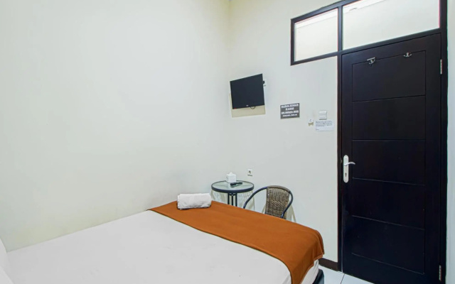 Bantal Guling Alun-Alun Bandung – Guest Rooms – Bandung