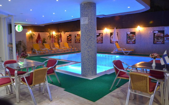 Twin Apart Hotel