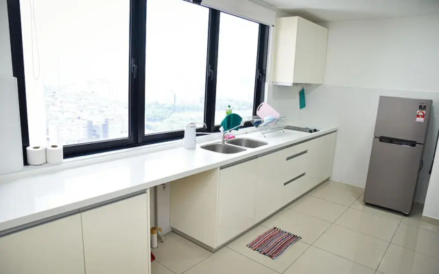 GT Home Encorp Strand Residence