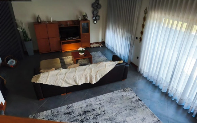 Esposende Charming Villa With Garden