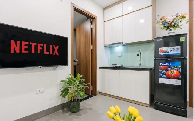 Cindy's Westlake Apartment