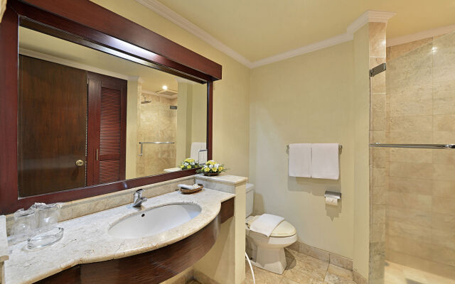 Grand Whiz Hotel Trawas