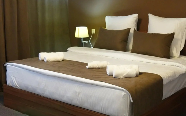 Cahan Hotel