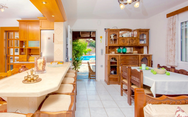 Villa Apollo With Private Pool And Tennis Court