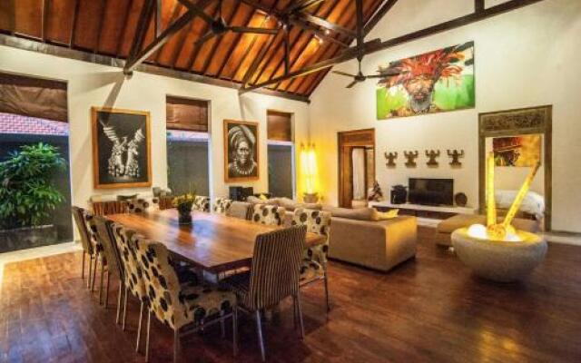 Phinisi Villas - Seminyak City Center