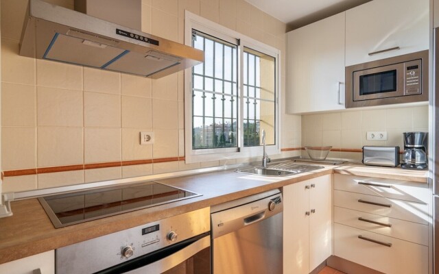 Bright Apartment With Sea View And Terrace Ref 53