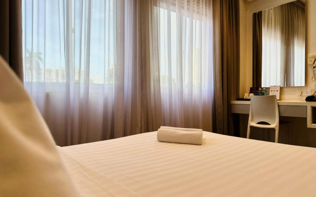 T+ Hotel Macallum