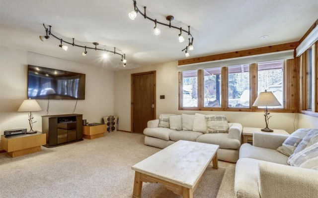 Red Feather 5 Bedroom Home by Redawning