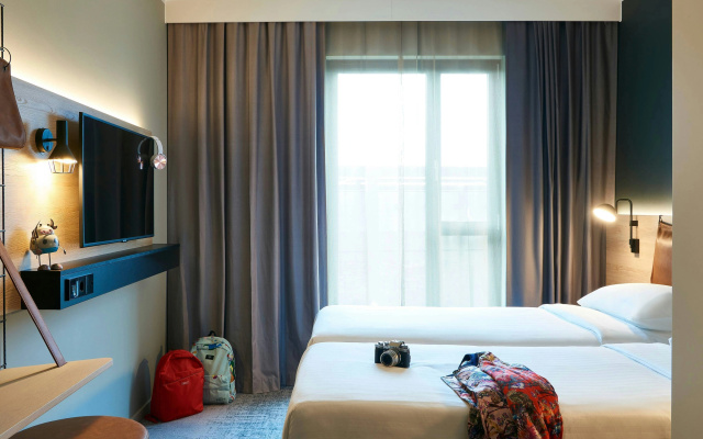 Moxy Chester - Image 3