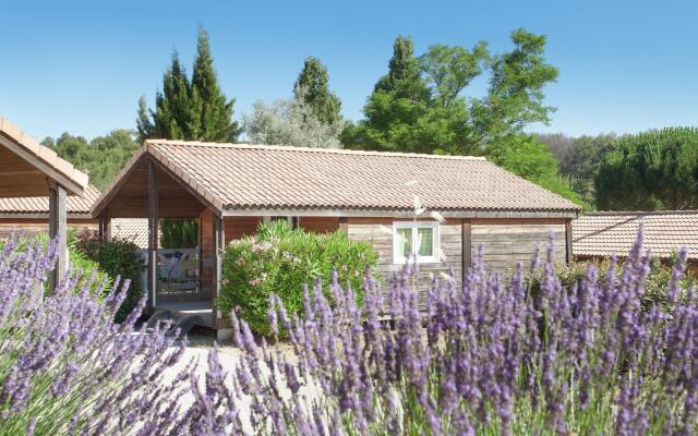 Pleasant chalet with covered terrace in beautiful surroundings