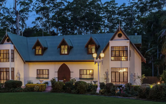 Mt Tamborine Stonehaven Boutique Hotel