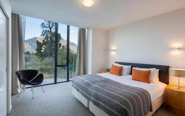 Element Escapes Luxury Apartments