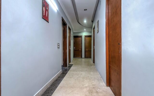 OYO 18254 Glorious Stayz