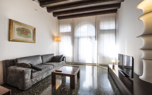 Santa Maria Formosa Apartments