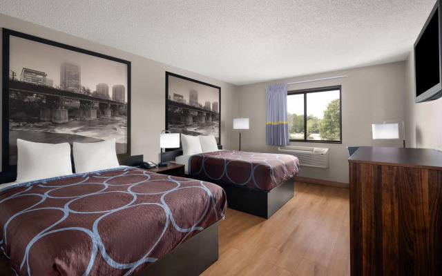 Super 8 by Wyndham Farmville