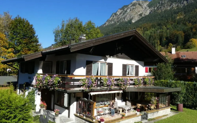 Haus Steiner Modern Retreat