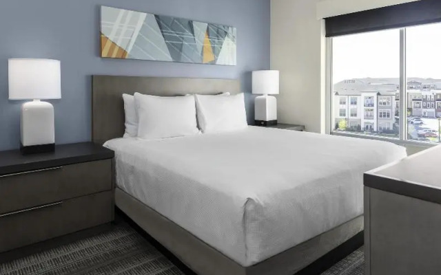 Hyatt House Charlotte / Rea Farms