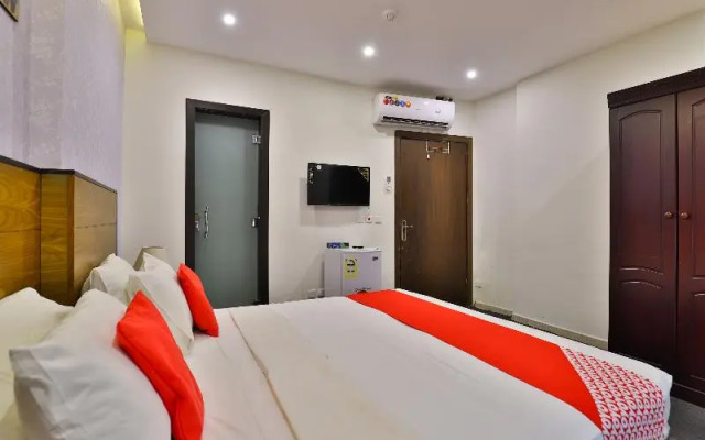 OYO 385 Qamar Residential Units