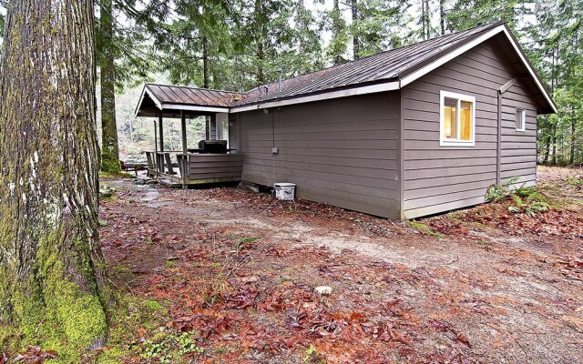 Wild Sky Escape - One Bedroom Cabin with Hot Tub
