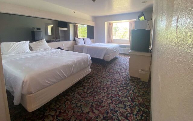 Motel 6 McAlester, OK - South