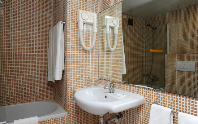 Dorisol Buganvilia Studio Hotel