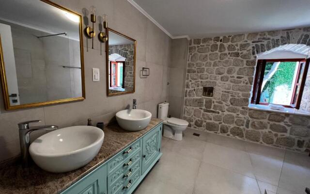 Stone house 264