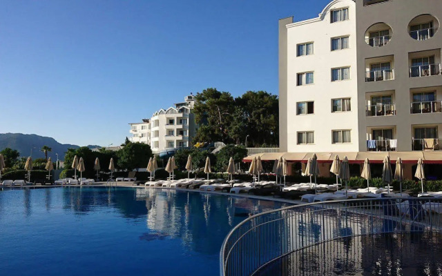 Caprice Beach Hotel